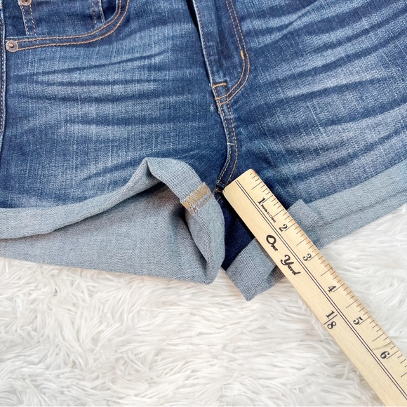 American Eagle next level stretch roll cuff denim shirt in blue - Picture 3 of 9